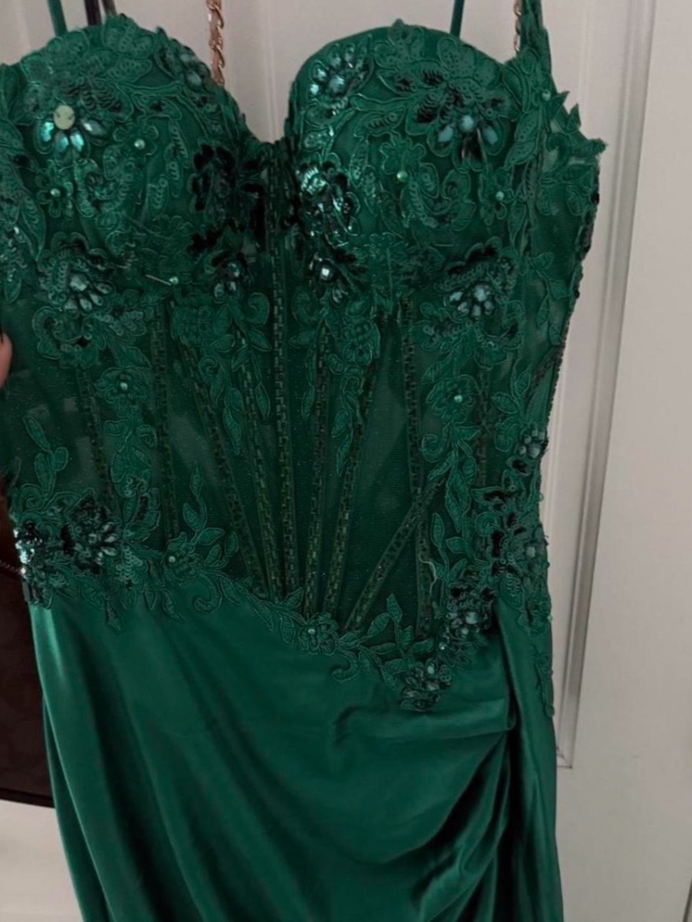 Strapless Emerald Green Lace Appliqué Evening Dress